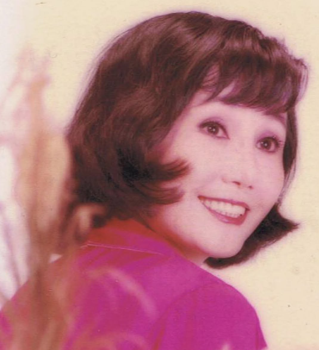 nghe si Kieu Hoa 2